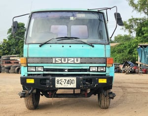รถ10ล้อน้ำisuzu 195แรง ใช้งานดี มีทะเบียน ราคา4.3แสน
