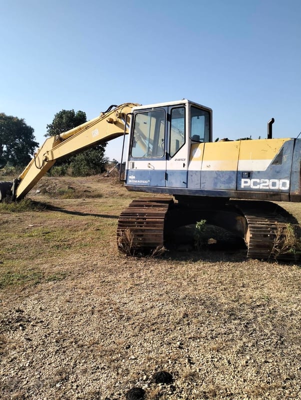 รถแม็คโคร komatsu pc200-5 ใช้งานดีปกติ ใบซื้อvาย ราคาถูกดี 299,000