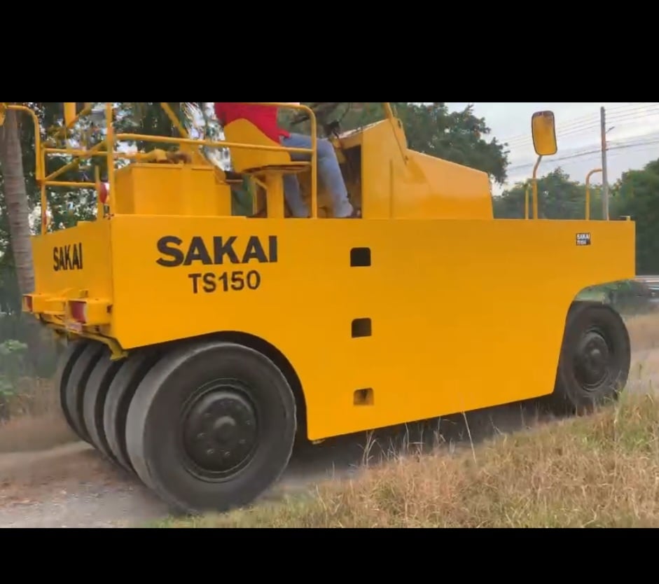 ขายรถบดล้อยาง9ล้อ sakai ts150 ใช้งานได้ มีทะเบียน ราคา499,000 บ.