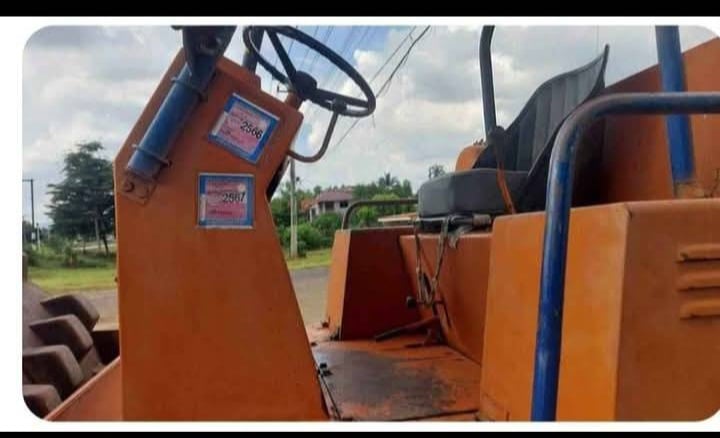 รถบดล้อหนาม sakai sv91t มีทะเบียน ใช้งานดี ราคา5.5แสน