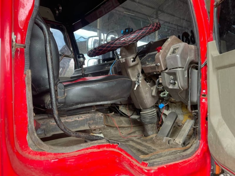 ขายรถ6ล้อดั้ม mitsubishi  190แรง ใช้งานดี มีมะเบียน ราคา5.4แสน