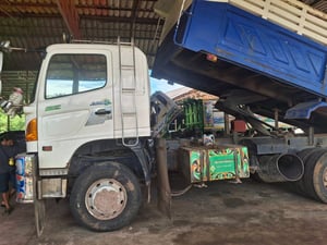 ขายรถ10ล้อ2เพลาhino 500 ใช้งานดีมาก มีเล่ม ราคา700,000 ขายรถ10ล้อ2เพลาhino 500 ใช้งานดีมาก มีเล่ม ราคา700,000