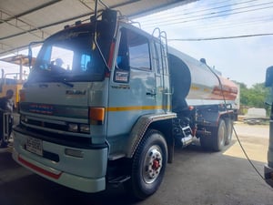 รถ10ล้อ น้ำ isuzu  240แรง มีทะเบียน ใช้งานดี ราคา799,000