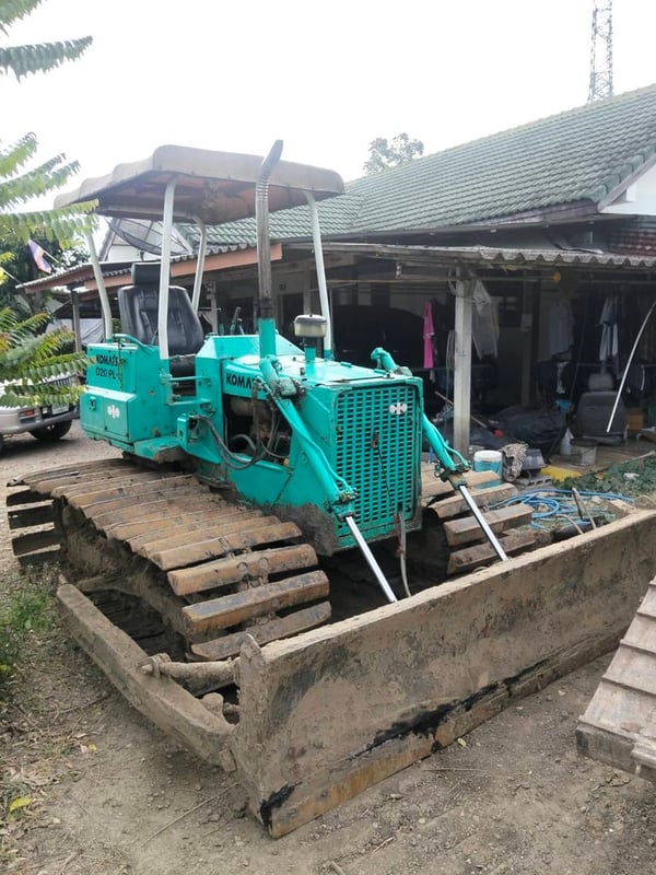 ขายรถแทรกเตอร์komatsu D20p-5ตีนเป็ด ใบ70cm.ใช้ฃานดี ราคา175,000 ขายรถแทรกเตอร์komatsu D20p-5ตีนเป็ด ใบ70cm.ใช้ฃานดี ราคา175,000