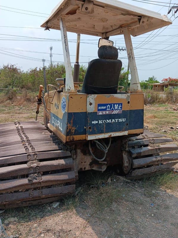 รถแทรกเตอร์komatsu D20pll-7ใบ1ม. ใช้งานดี เลี้ยวข้าง ใบฝานดันผุ ราคา2.3แสน