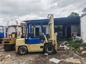 ขายรถโฟคลิป komatsu 3ton ยกสูง4ม. ใช้งานดี ใบซื้อขาย ราคา95,000 ขายรถโฟคลิป komatsu 3ton ยกสูง4ม. ใช้งานดี ใบซื้อขาย ราคา95,000