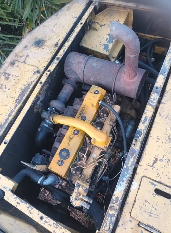 ขายรถแม็คโครkomatsu pc200-5 ใช้งานดี ใบซื้อขาย ราคา295,000