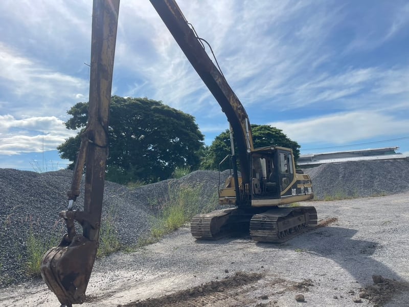 ขาย2คันรวม cat320v2 บูมยาว1 สั้น1 ตามสภาพ ราคา5.8แสน