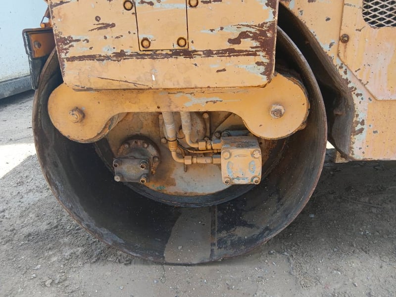 ขายรถบด4ตัน sakai  ใช้งานดี ราคาถูกดี 175,000