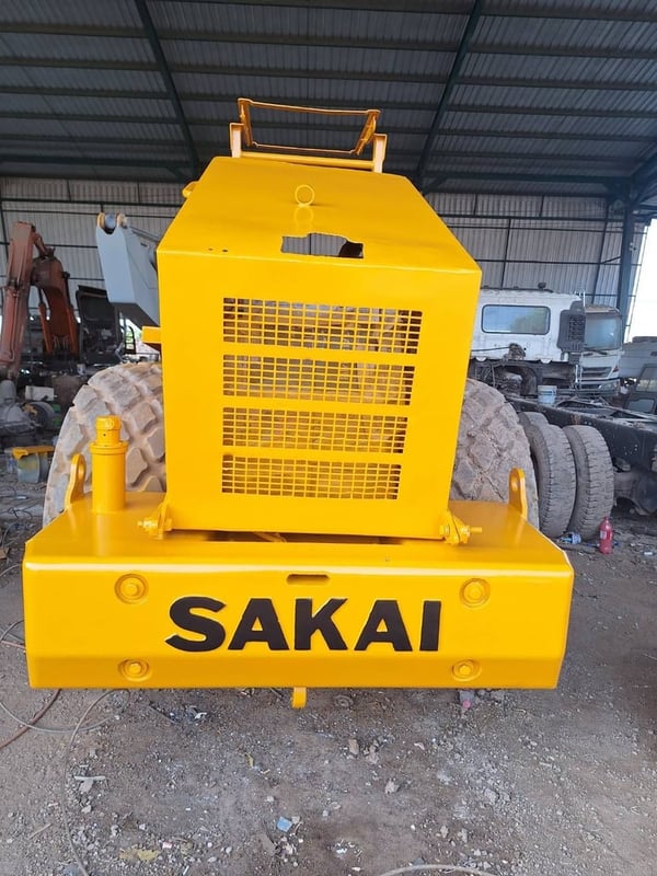 ขายรถบด10ตันsaka 10ton ล้อหนาม ใช้งานดี มีทะบียน ราคา7.5แสน