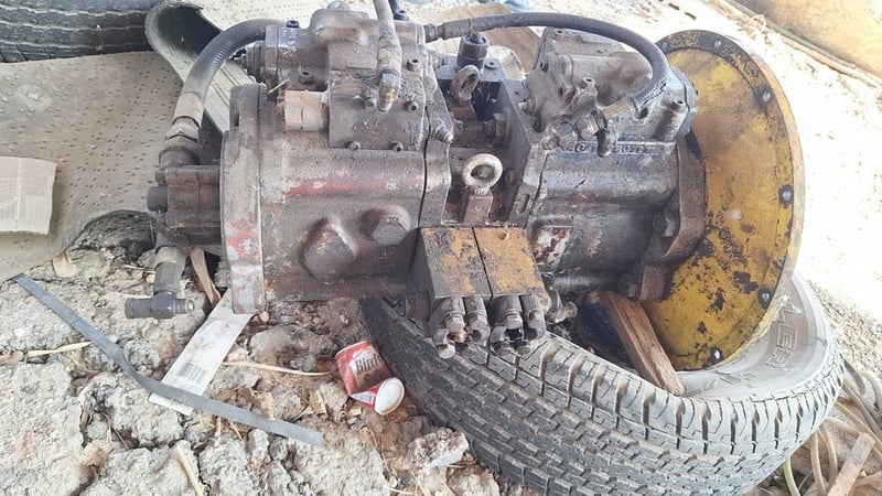 ขายปั๊มไฮดรอลิค kobelco k3v. Sk200-3 สภาพดี ราคา23,000