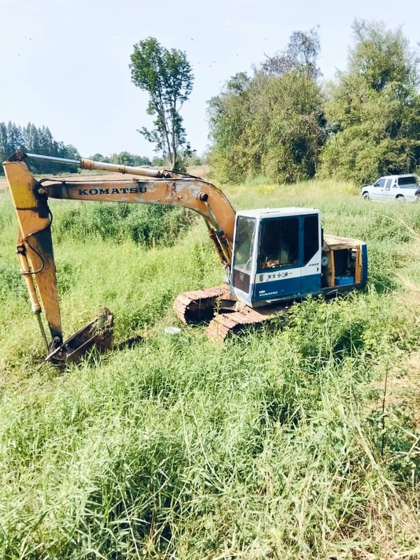 รถแม็คโครkomatsu pc120-5  ใช้งานได้ ใบซื้อขาย ราคา269,000