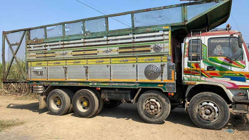 รถ12ล้อดั้ม isuzu Fxz23 320แรง มีทะเยียน ใช้งานดี ราคา7.9แสน รถ12ล้อดั้ม isuzu Fxz23 320แรง มีทะเยียน ใช้งานดี ราคา7.9แสน