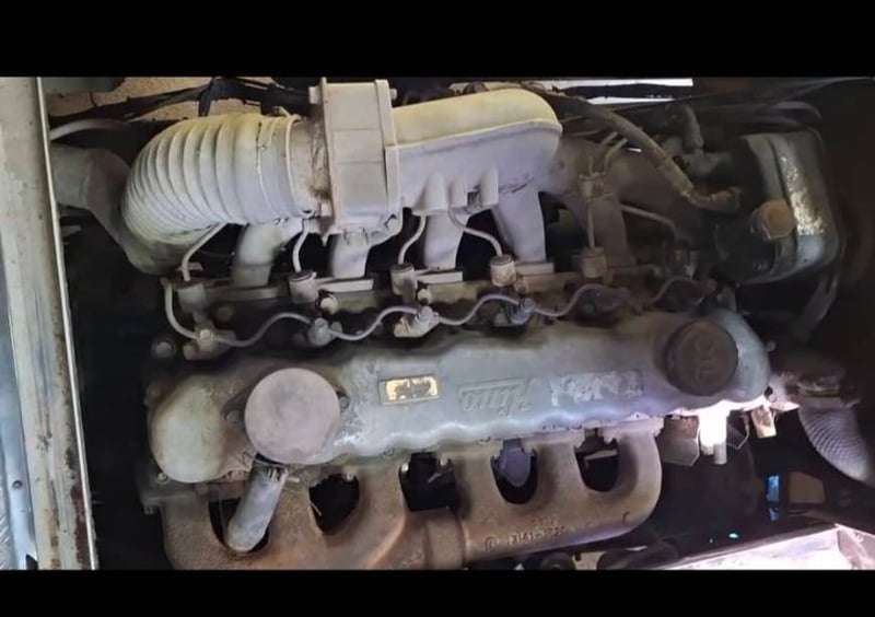 เครื่องยนต์ Hino EH700 สถาพดี ใช้งานดี ราคา55,000