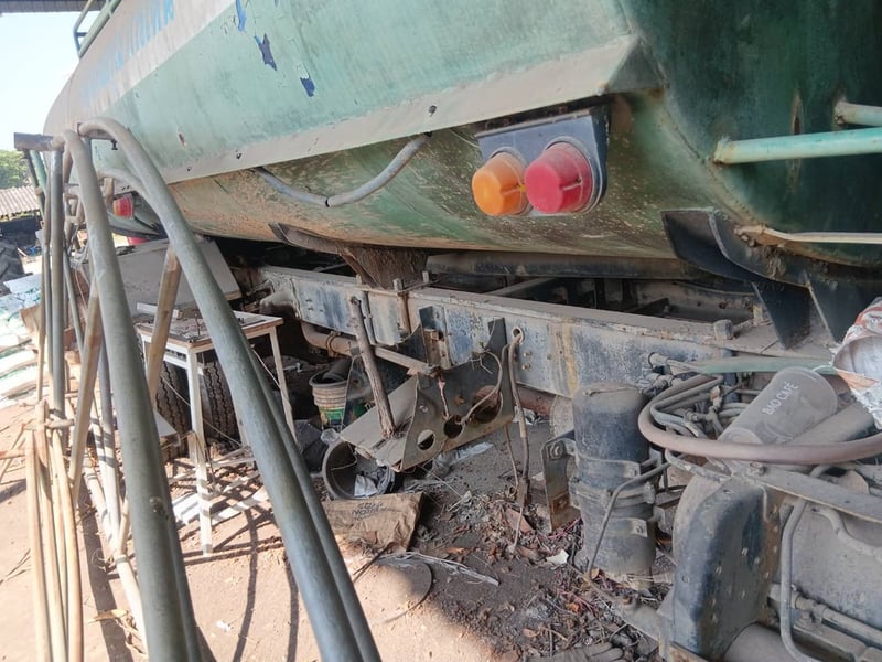 ขายรถ6ล้อน้ำ isuzu 140 ใช้งานได้ดี มีทะเบียน ราคา2.2แสน