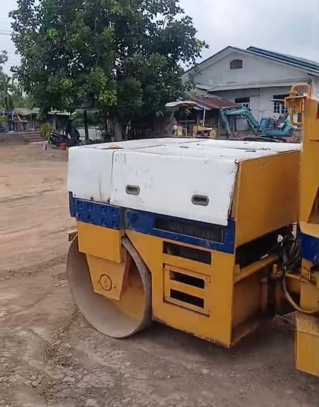 รถบด4ตันkomatsu jv40c ใช้งานดี ใบซื้อขาย ราคา2.2แสน รถบด4ตันkomatsu jv40c ใช้งานดี ใบซื้อขาย ราคา2.2แสน