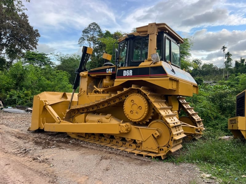 รถแทรกเตอร์CAT D6R. ตีนไก่ ใช้งานดี มีทะบียน ราคา1,550,000