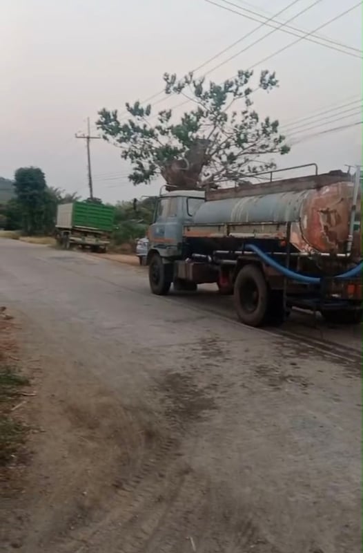 รถ6ล้อน้ำhino 150แรง ใช้งานดี มีทะเบียน ราคา2.5แสน