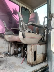 ขายรถแม็คโครkomatsu pc200-5 รวมหัวเจาะ ใช้งานดี  ใบซื้อvาย ราคา3.7แสน