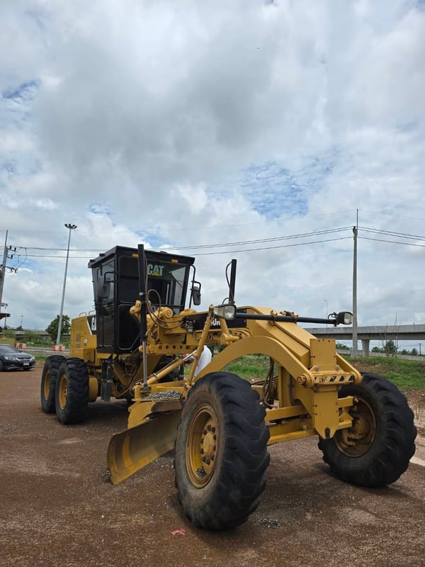 ขายรถเกรดเดอร์cat 120k ใช้งานดี มีทะเบียน ราคา3.5ล.บาท