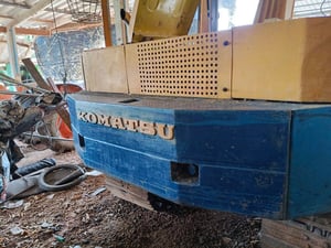 รถแม็คโครkomatsu pc60-3 บูมยาว ใช้งานดี ใบซื้อvายราคา199,000