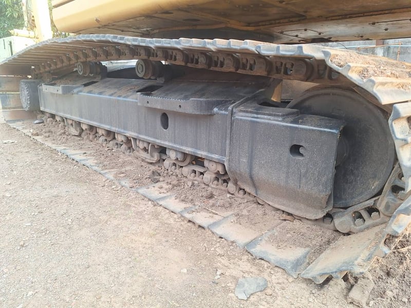 ขายรถแม็คโครkomatsupc 210lc บูมยาว18ม. ใช้งานดี ราคา1.4ล.บาท