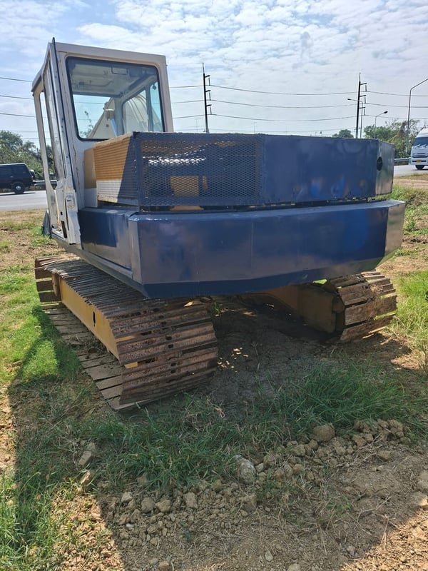 รถแม็คโครkomatsu pc120-3ใช้งานดี ใบซื้อvาย ราคา220,0000