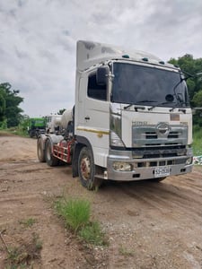 ขายหัวลาก พร้อมโลเบส hino  ss691a 440แรง มีทะเบียน ใช้งานดีราคา1,150,000