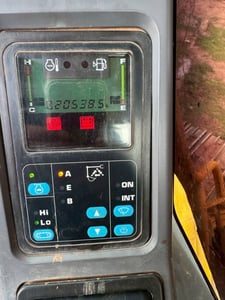 รถแม็คโครkomatsu pc200-7ใช้งานดี มีทะเบียน รรคา5.8 สน