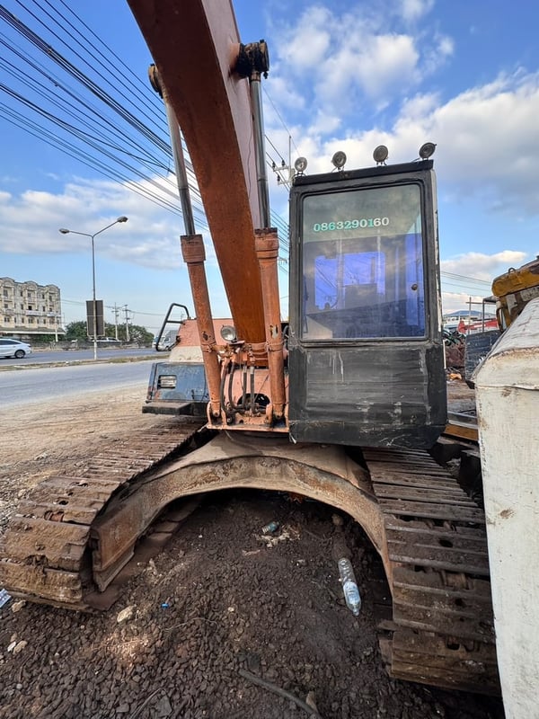 ขายรถแม็คโครkomatsu pc100-5 ใช้งานดี ใบซื้อขายราคา2.7แสน