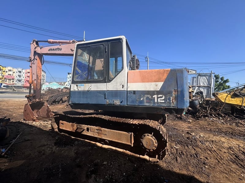 ขายรถแม็คโครkomatsu pc100-5 ใช้งานดี ใบซื้อขาย ราคาถูกดี 290,000 ขายรถแม็คโครkomatsu pc100-5 ใช้งานดี ใบซื้อขาย ราคาถูกดี 290,000