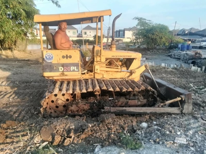 รถแทรกเตอร์komatsu D20pl-5ตีนเป็ด ใบ70cm.ใช้งานดี ราคา145,000 รถแทรกเตอร์komatsu D20pl-5ตีนเป็ด ใบ70cm.ใช้งานดี ราคา145,000