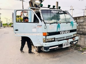 ขายรถ 6ล้อ ดั้ม isuzu 115แรง  มีทะเบียน ใช้งานงานดี ราคาถูกดีๆๆ135,000