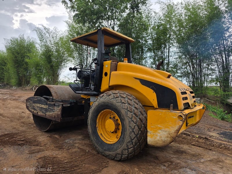 รถบด10ตันjcb vm115d มีทะเบียน ใช้งานดี ราคา800,000