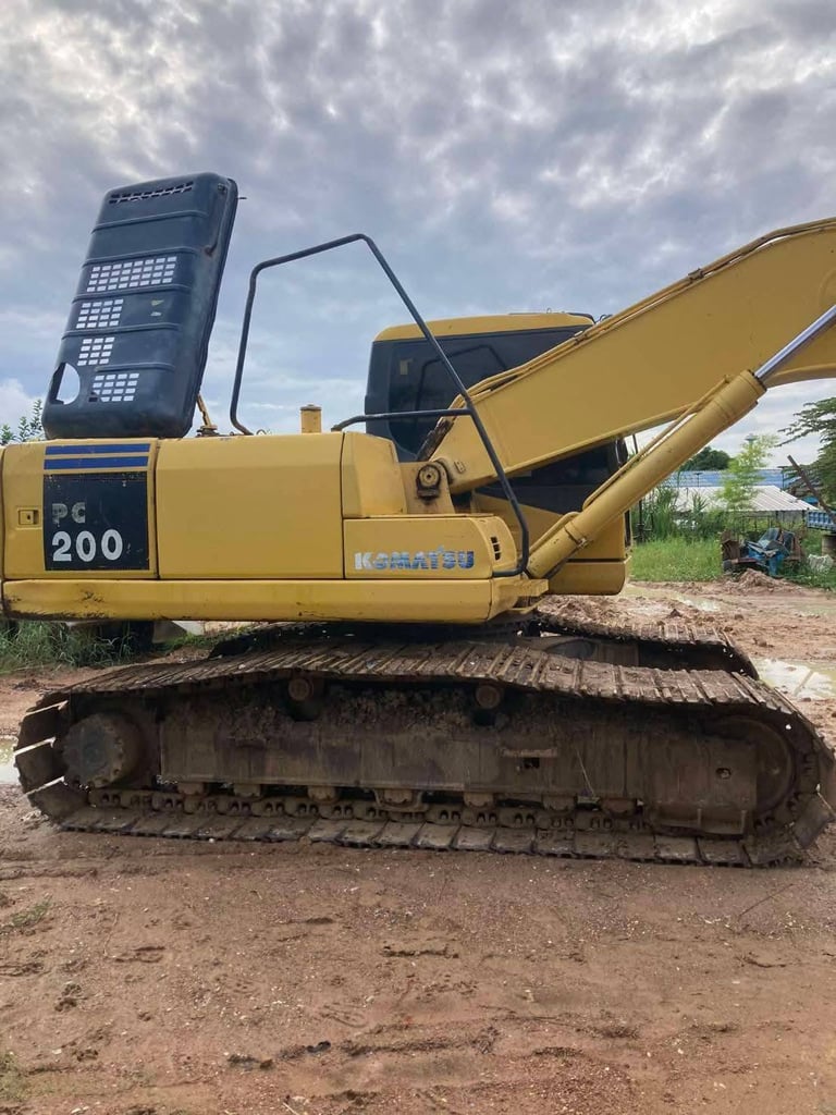 ขายแม็คโครkomatsu pc200-7 ใช้งานดีมาก มีเล่มทะเบียน ราคา6.9แสน ขายแม็คโครkomatsu pc200-7 ใช้งานดีมาก มีเล่มทะเบียน ราคา6.9แสน