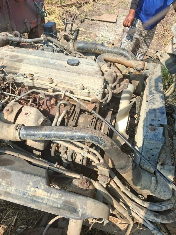 รถ6ล้อ isuzu. 175แรง  ติดเครน3ตัน มีทะเบียน ใช้งานได้ ราคา3.3แสน