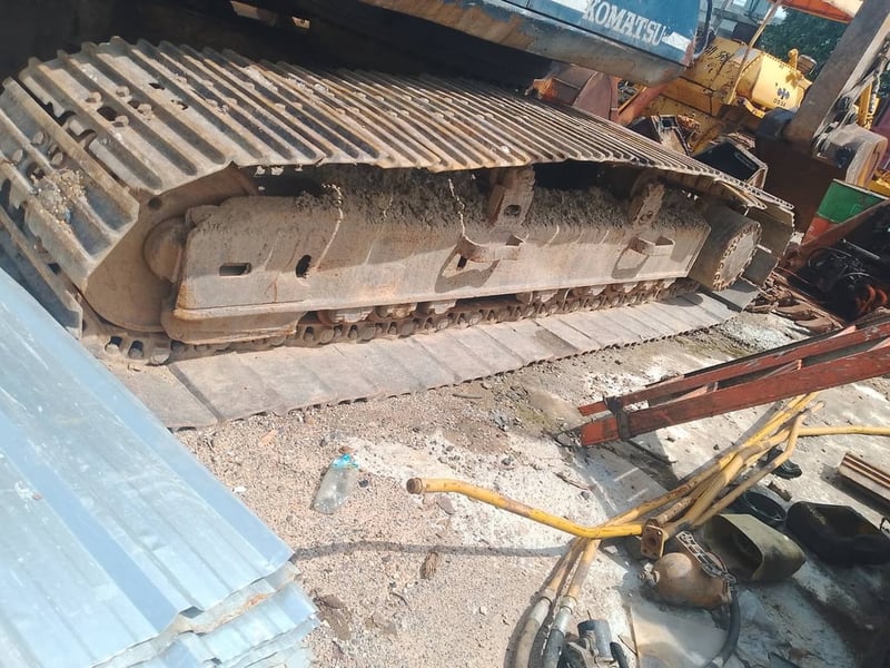 ขายรถแม็คโครkomatsu pc200-5 ใช้งานได้ปกติ ใบซื้อขาย ราคา285,000