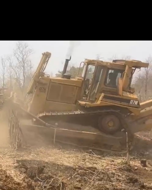 รถแทรกเตอร์ CAT D7H ตีนไก่ ใช้งานดี มีทะบียน ราคา1,450,000 รถแทรกเตอร์ CAT D7H ตีนไก่ ใช้งานดี มีทะบียน ราคา1,450,000