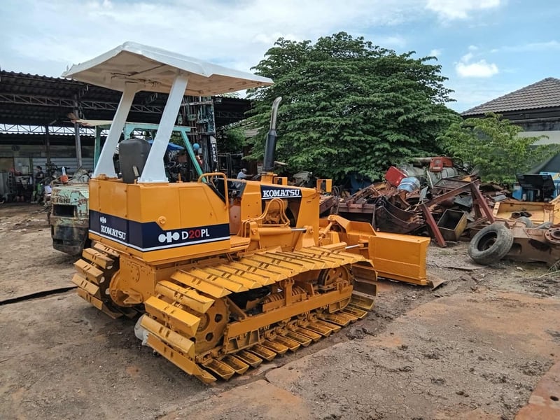 ขายรถแทรกเตอร์komatsu D20pl-6 ตีนเป็ด70cm.ใบมีดสไล้ ใช้งานดี ราคา2.9แสน