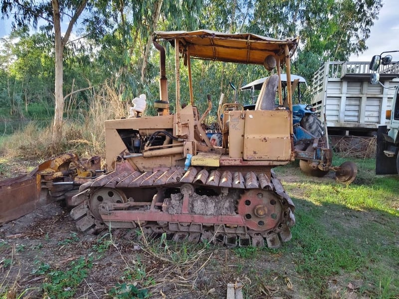รถแทรกเตอร์komatsu D20p-5 ตีนเป็ด ใบมีดสไล้ ใช้งานดี ราคา130,000