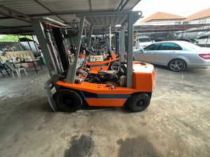 ขายรถโฟคลิป ดีเซล toyota 2ตัน ใช้งานดี ใบซื้อvายราคา65,000