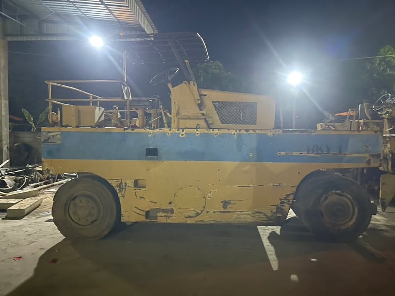 ขายรถบดล้อยาง sakakai ts9 มีทะเบียน ใช้งานดี ราคา3.2แสน