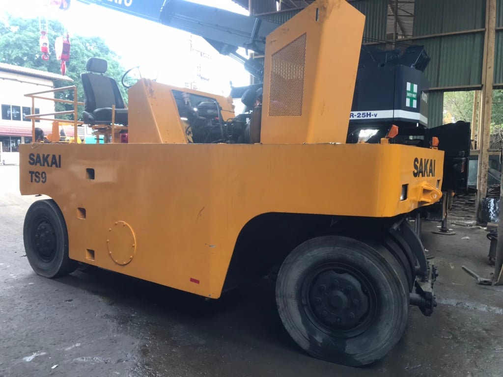 ขายรถบดล้อยางsakai tr9 ใช้งานดี มีทะเบียน ราคา399,000 ขายรถบดล้อยางsakai tr9 ใช้งานดี มีทะเบียน ราคา399,000