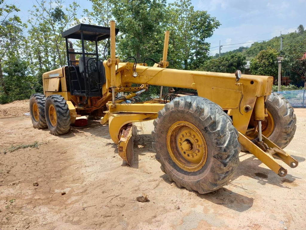 ขายรถเกรดเดอร์john deere ใช้งานได้ดี ใบซื้อขาย ราคา3.7แสน ขายรถเกรดเดอร์john deere ใช้งานได้ดี ใบซื้อขาย ราคา3.7แสน