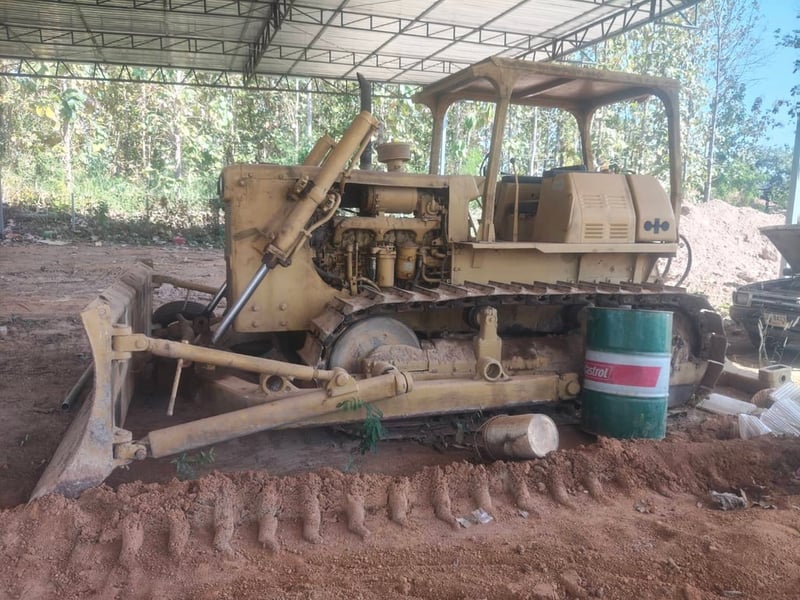 ขายรถแทรกเตอร์ komatsu D60a-6 ตีนไก่ ใช้งานดี ใบซื้อขาย ราคา399,000