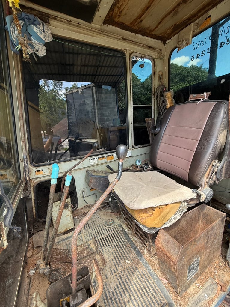 ขายรถแม็คโครkomatsu pc120-3 ใช้งานได้ดี ใบซื้อขาย ารสคา265,000ราคา2.6แสน ขายรถแม็คโครkomatsu pc120-3 ใช้งานได้ดี ใบซื้อขาย ารสคา265,000ราคา2.6แสน