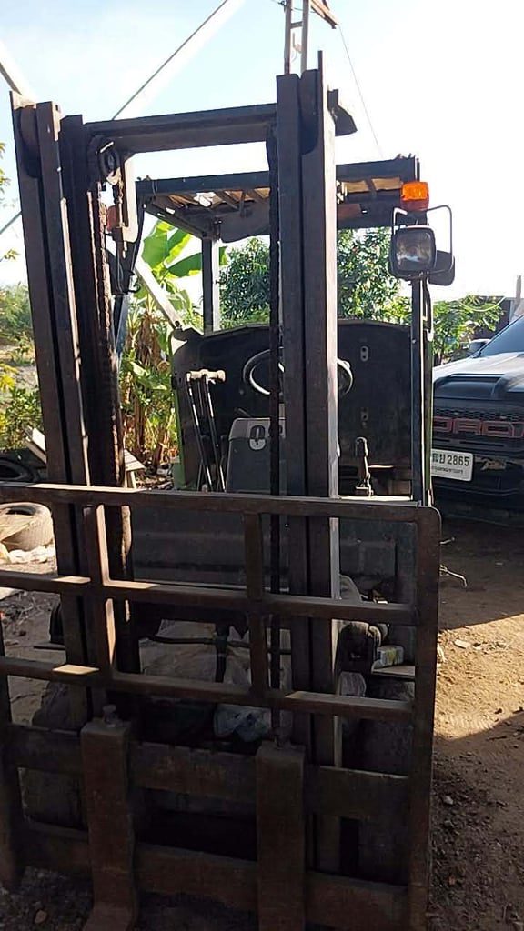 รถโฟคลิป komatsu 1.5 ton ใช้งานดี เบนซิล ใบซื้อvาย ราคา69.000