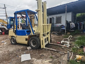 ขายรถโฟคลิป komatsu 3ton ยกสูง4ม. ใช้งานดี ใบซื้อขาย ราคา95,000 ขายรถโฟคลิป komatsu 3ton ยกสูง4ม. ใช้งานดี ใบซื้อขาย ราคา95,000