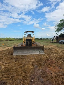 ขายรถ แทรกเตอร์CAT D4E  ใช้งานดี มาก ใบซื้อขาย ราคาถูกดี3.3แสน