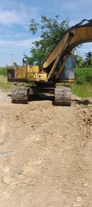 รถแม็คโครkomatsu pc200-6 ใช้งานดี ใบซื้อvาย ราคา330,000 รถแม็คโครkomatsu pc200-6 ใช้งานดี ใบซื้อvาย ราคา330,000